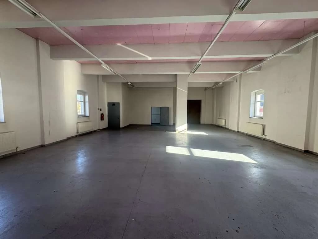 Gewerbeimmobilie mieten in Linz – 1 300 m², € 8.497 – Bild 17 von 31