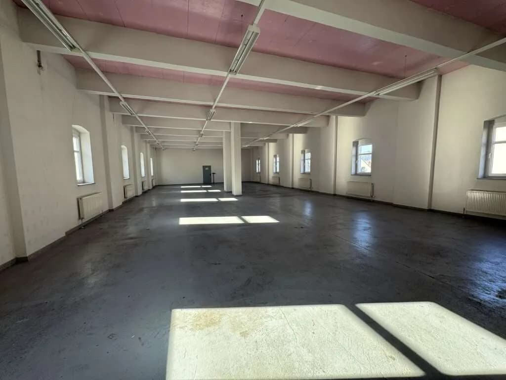 Gewerbeimmobilie mieten in Linz – 1 300 m², € 8.497 – Bild 18 von 31