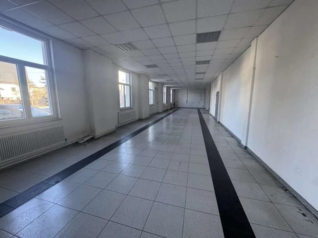 Gewerbeimmobilie mieten in Linz – 1 300 m², € 8.497 – Bild 22 von 31