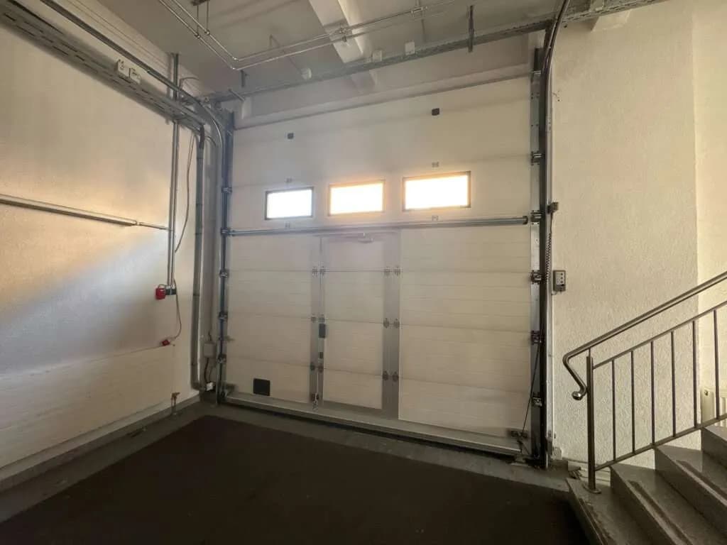 Gewerbeimmobilie mieten in Linz – 1 300 m², € 8.497 – Bild 25 von 31