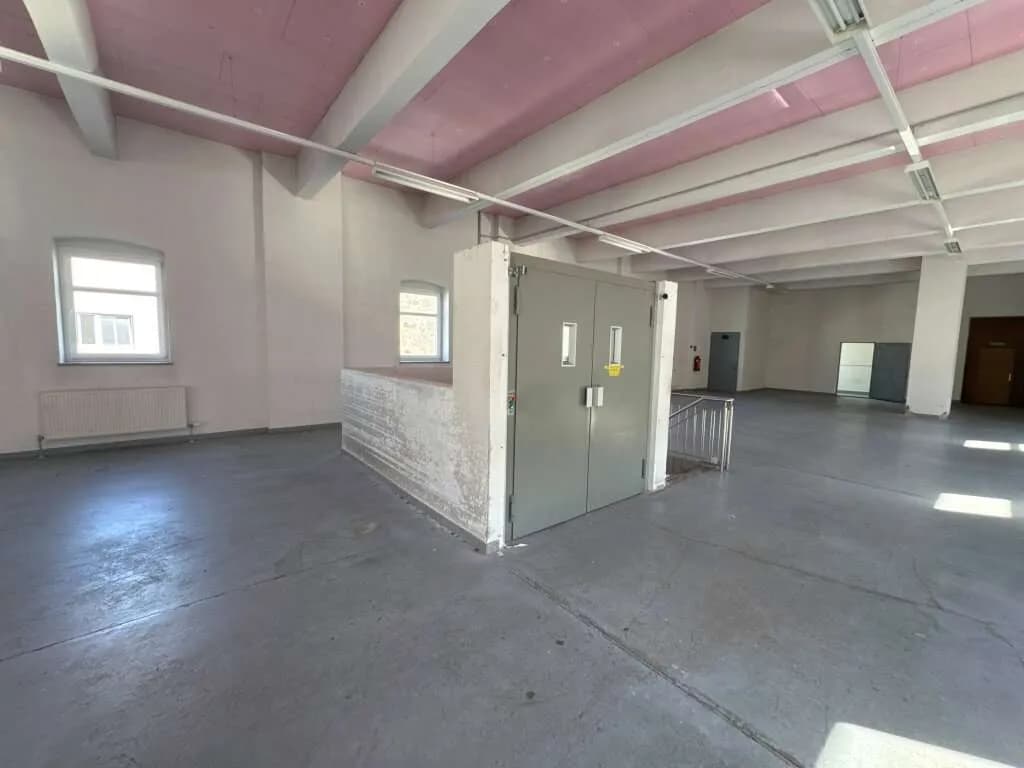 Gewerbeimmobilie mieten in Linz – 1 300 m², € 8.497 – Bild 29 von 31