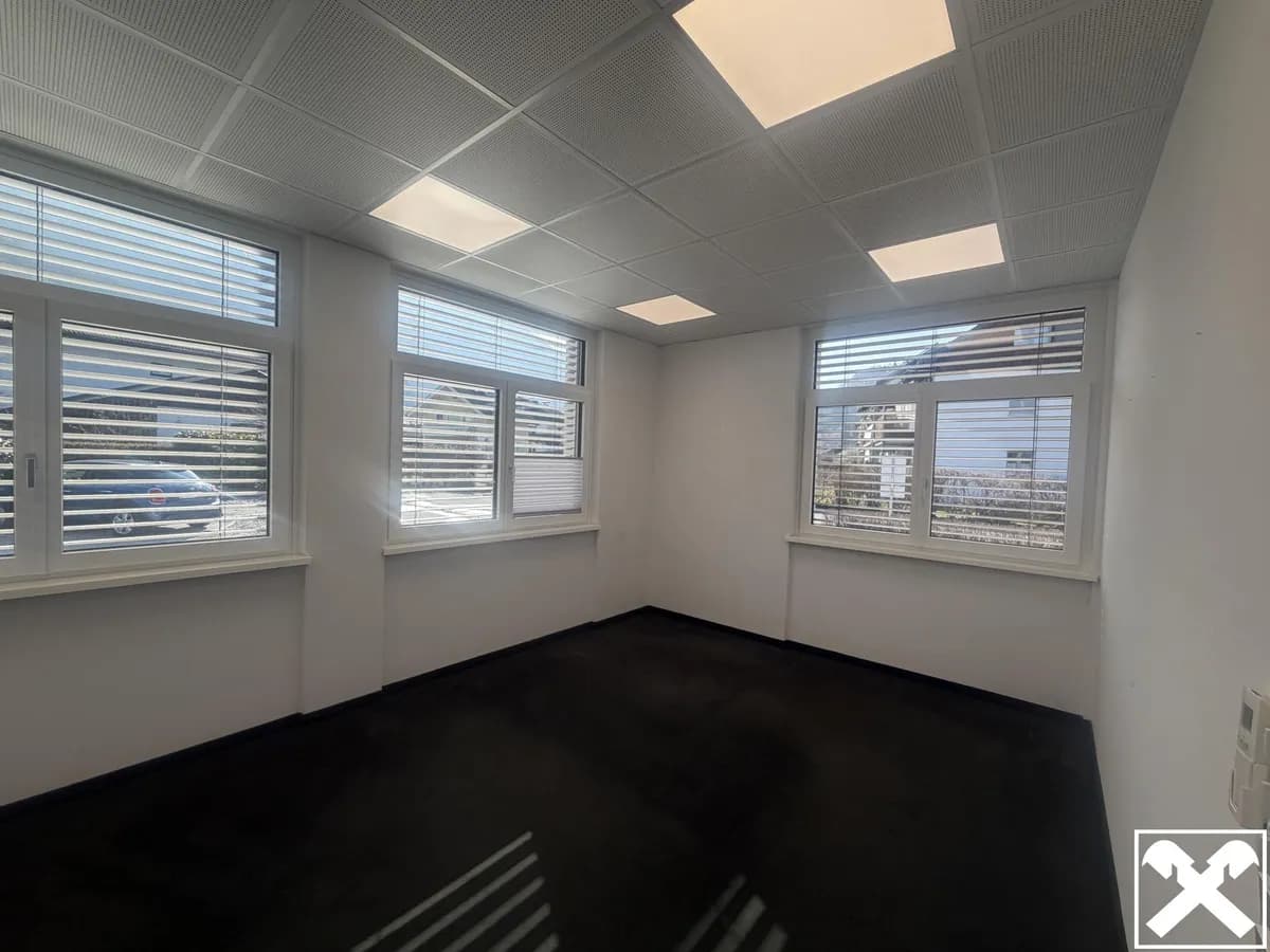 6-Zimmer-Gewerbeimmobilie mieten in Salzburg-Umgebung – 195 m², € 2.450 – Bild 3 von 5