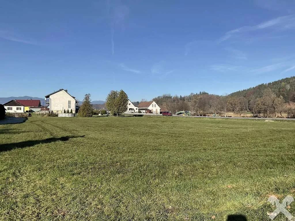 Grundstück kaufen in Leibnitz – 3 244 m², € 125.000