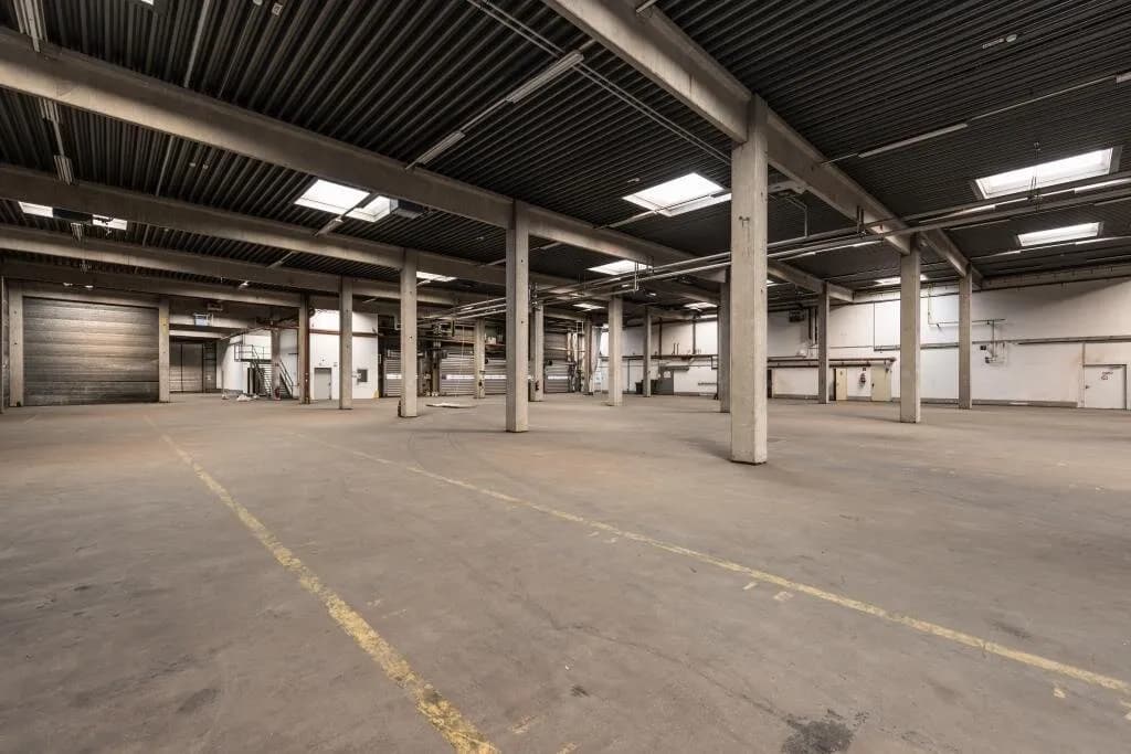 Gewerbeimmobilie mieten in Wien – 1 601 m², € 13.927