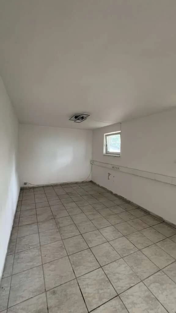 4-Zimmer-Gewerbeimmobilie mieten in Weiz – 235 m², € 1.033 – Bild 8 von 8
