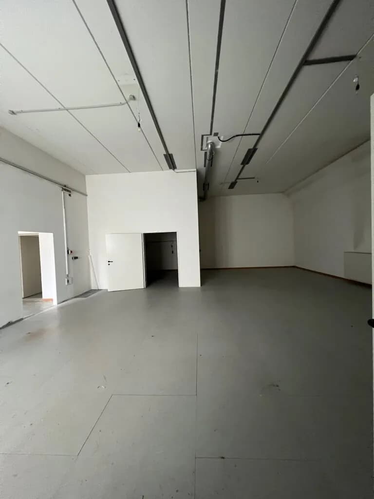 2-Zimmer-Gewerbeimmobilie mieten in Graz – 207 m², € 1.847 – Bild 2 von 8