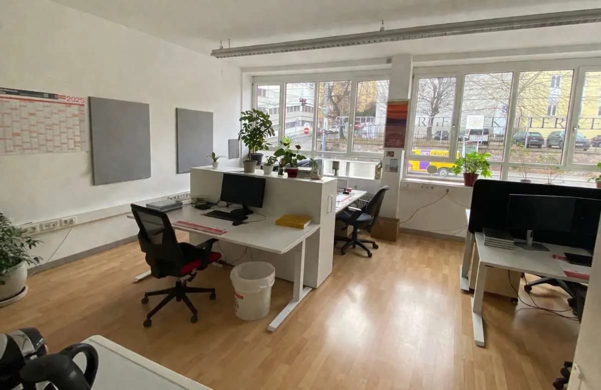 Gewerbeimmobilie mieten in Wien – 1 843 m², € 22.888 – Bild 1 von 10