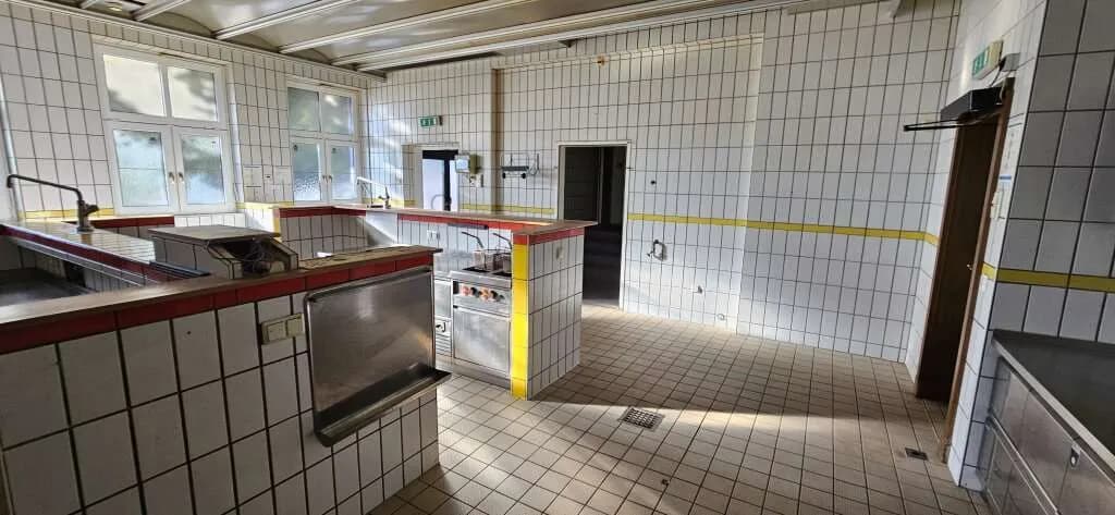 Gewerbeimmobilie mieten in Wiener Neustadt Land – 400 m², € 6 – Bild 25 von 28