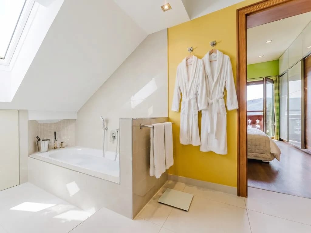 8-Zimmer-Haus kaufen in Vöcklabruck – 331 m², € 1.330.000 – Bild 9 von 14