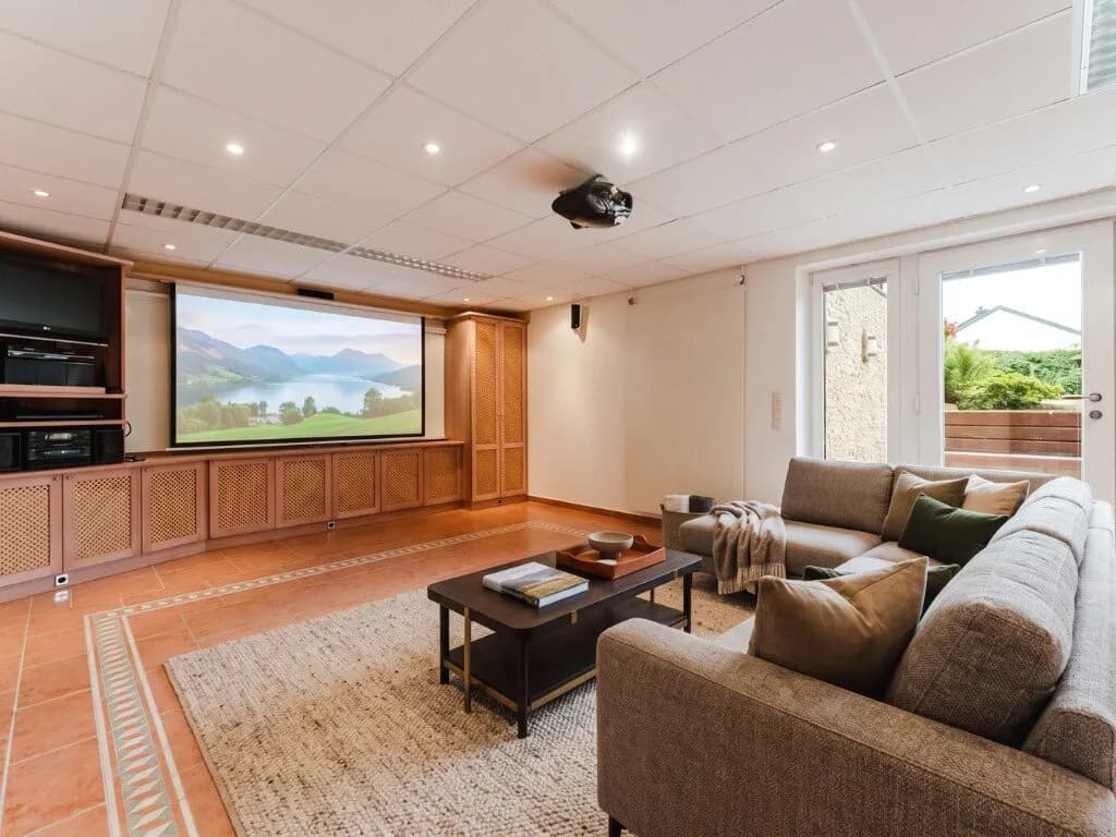 8-Zimmer-Haus kaufen in Vöcklabruck – 331 m², € 1.330.000 – Bild 11 von 14