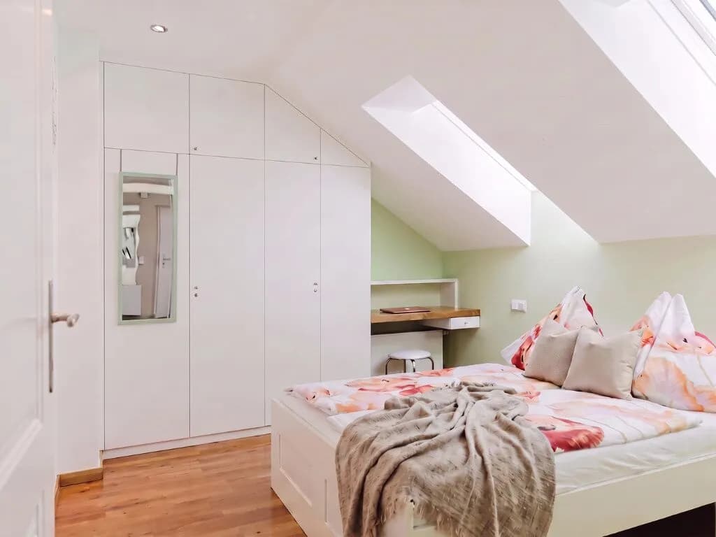8-Zimmer-Haus kaufen in Vöcklabruck – 331 m², € 1.330.000 – Bild 12 von 14
