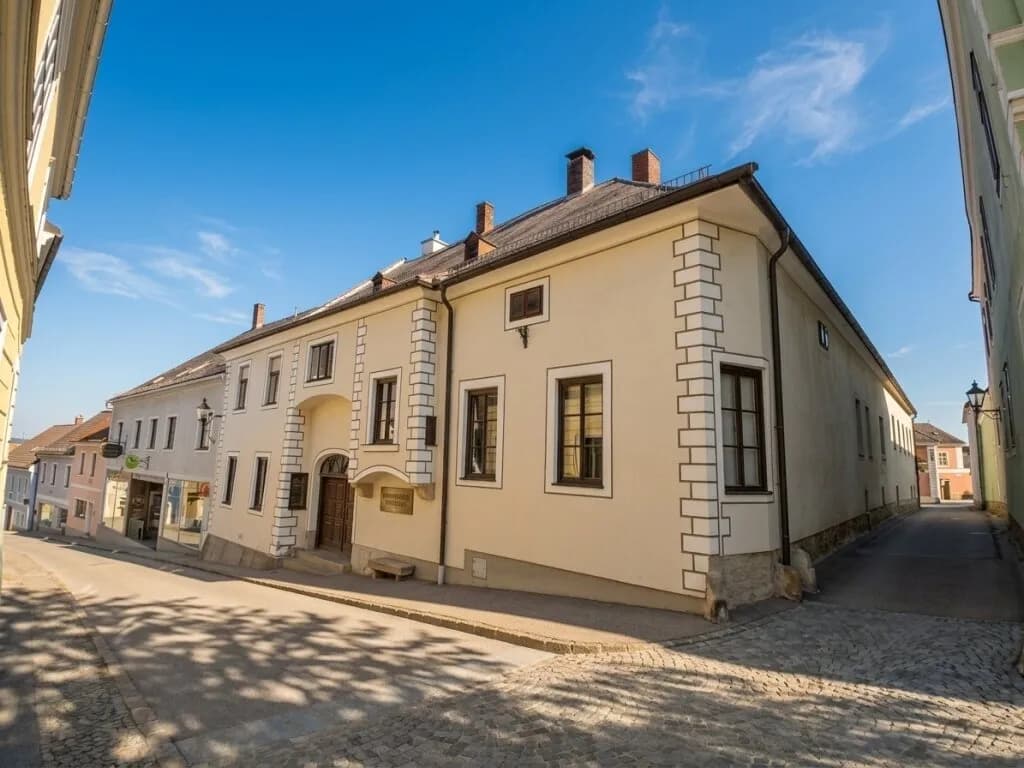 4-Zimmer-Wohnung mieten in Gmünd – 127 m², € 940
