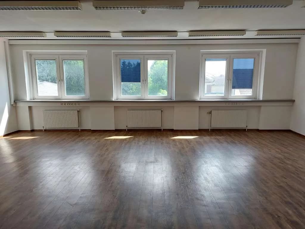 5-Zimmer-Gewerbeimmobilie mieten in Melk – 190 m², € 1.596 – Bild 2 von 13