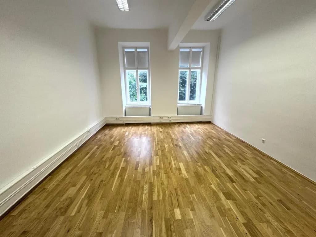 12-Zimmer-Gewerbeimmobilie mieten in Wien – 362 m², € 7.443