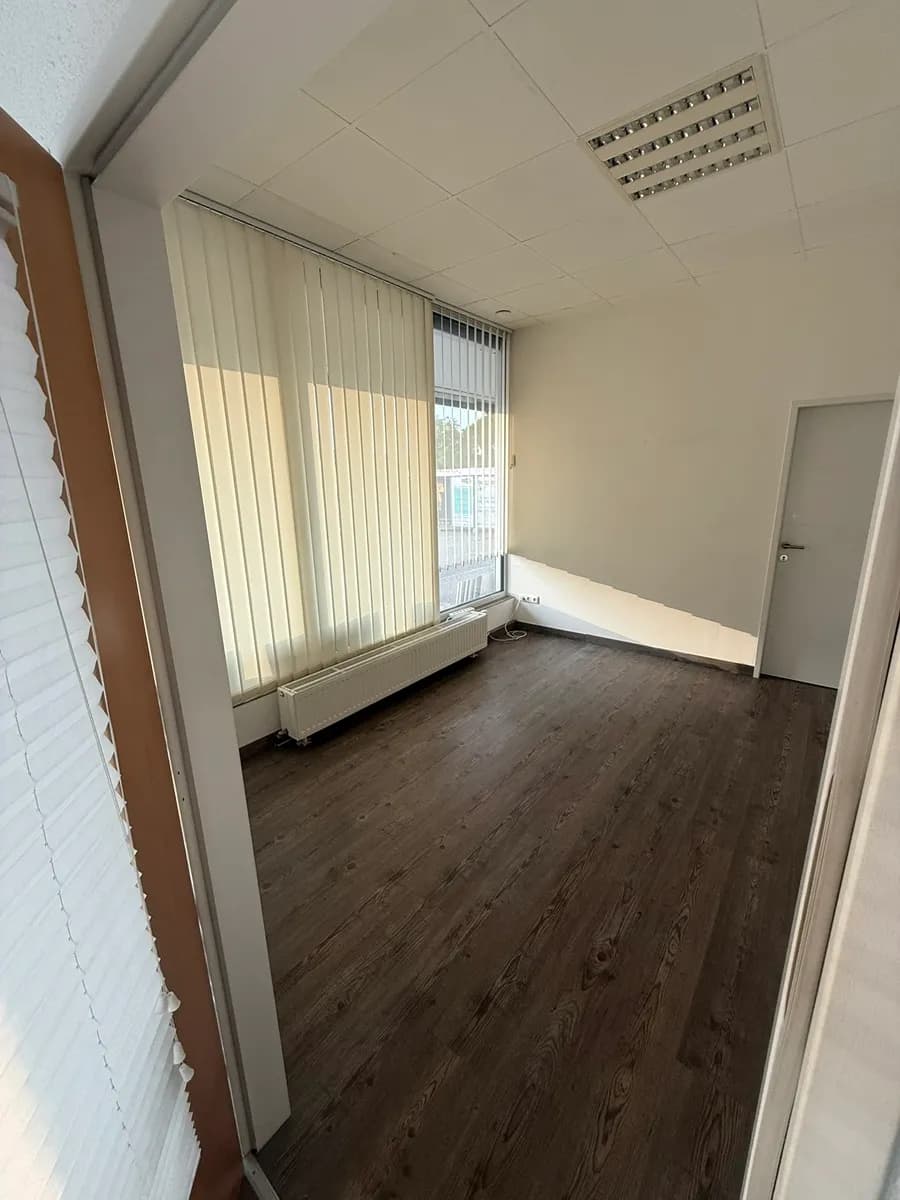 1-Zimmer-Gewerbeimmobilie mieten in Wolfsberg – 30 m², € 200 – Bild 4 von 13