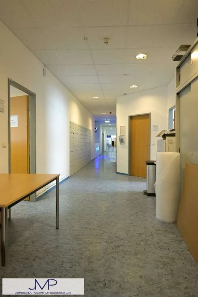 10-Zimmer-Gewerbeimmobilie mieten in Wien – 832 m², € 10.814 – Bild 16 von 25