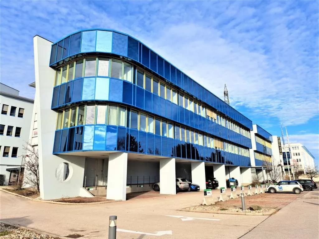 Gewerbeimmobilie mieten in Mödling – 101 m², € 10