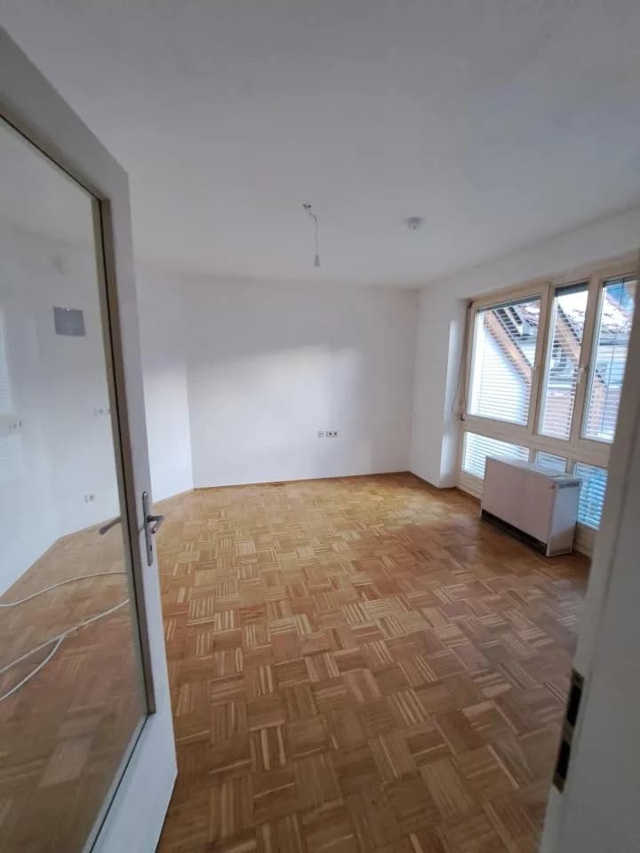 1-Zimmer-Wohnung mieten in Leoben – 33,4 m², € 265 – Bild 2 von 5