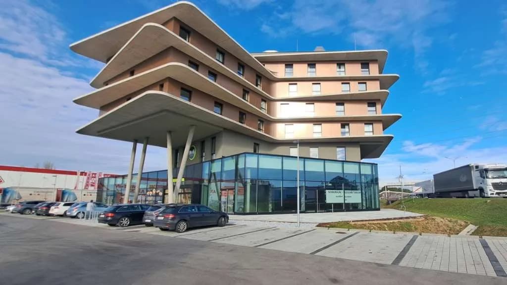Gewerbeimmobilie mieten in Mödling – 475 m², € 11.394