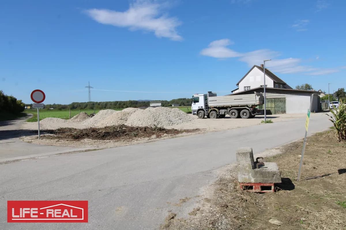 Immobilie mieten in Linz Land – 1 000 m², € 1.650 – Bild 3 von 20