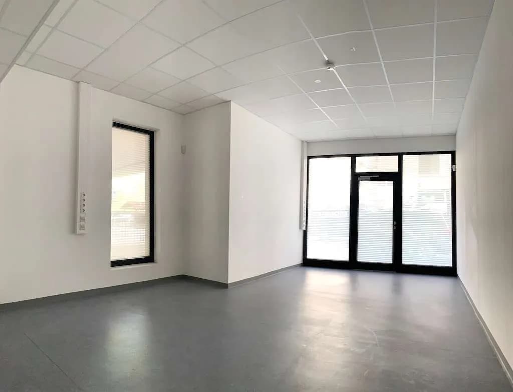 4-Zimmer-Gewerbeimmobilie mieten in Graz – 243 m², € 2.675 – Bild 3 von 8