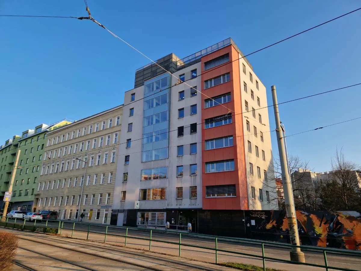 Gewerbeimmobilie mieten in Wien – 400 m², € 13