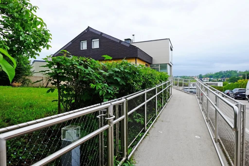 10-Zimmer-Gewerbeimmobilie mieten in Linz Land – 170 m², € 1.950 – Bild 2 von 27