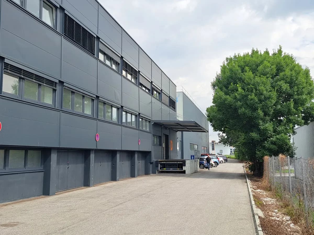 Gewerbeimmobilie mieten in Mödling – 1 800 m², € 7 – Bild 9 von 15