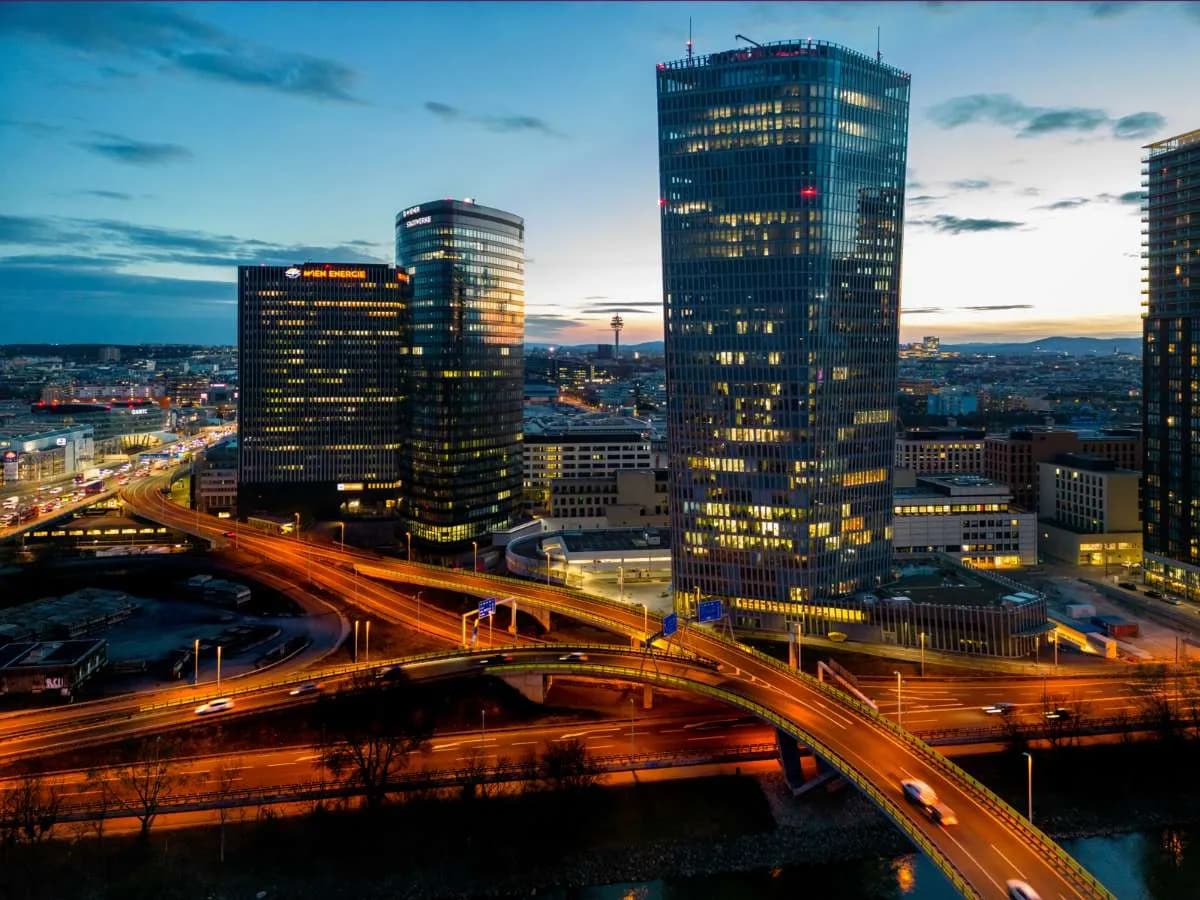 Gewerbeimmobilie mieten in Wien – 853 m², € 19