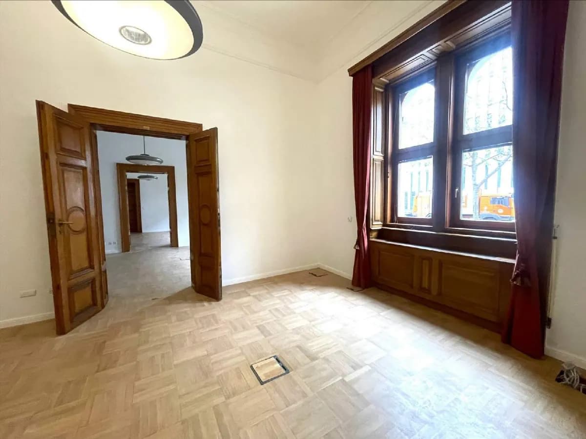 4-Zimmer-Gewerbeimmobilie mieten in Wien – 137 m², € 3.316 – Bild 3 von 9