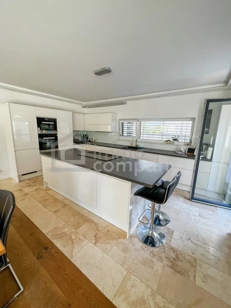 7-Zimmer-Haus kaufen in Gänserndorf – 160 m², € 1.150.000 – Bild 1 von 20