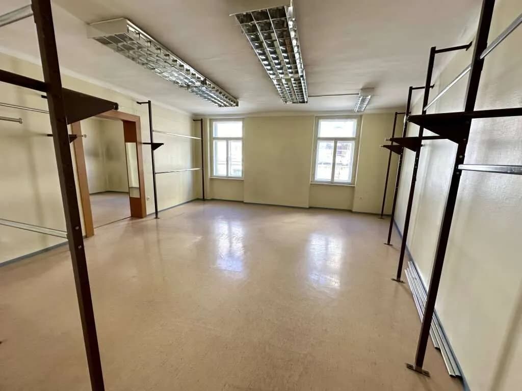 8-Zimmer-Gewerbeimmobilie mieten in Graz – 187 m², € 1.799