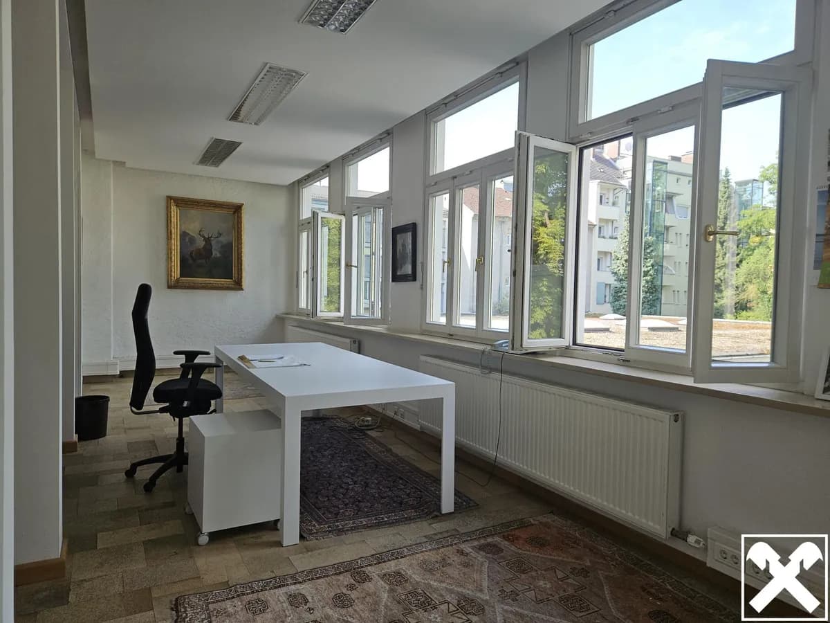 6-Zimmer-Gewerbeimmobilie mieten in Linz – 240 m², € 3.240 – Bild 1 von 10