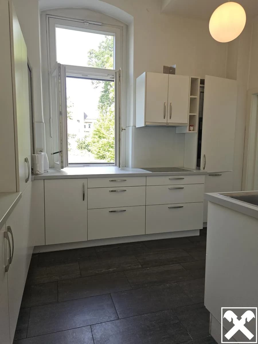 6-Zimmer-Gewerbeimmobilie mieten in Linz – 240 m², € 3.240 – Bild 9 von 10