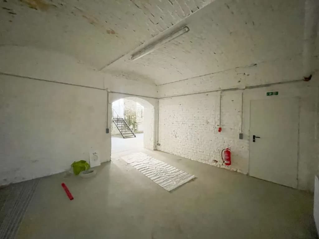 15-Zimmer-Gewerbeimmobilie mieten in Wien – 291 m², € 1.907 – Bild 2 von 28