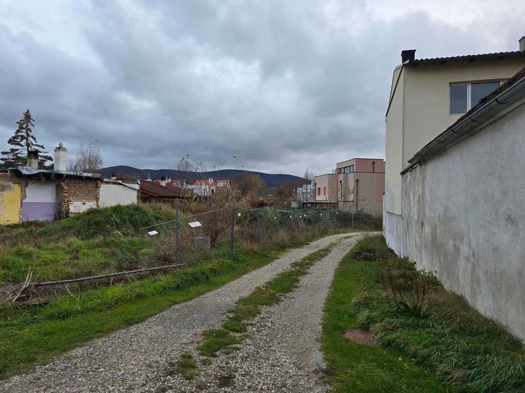 Grundstück kaufen in Baden – 1 340 m², € 550.000