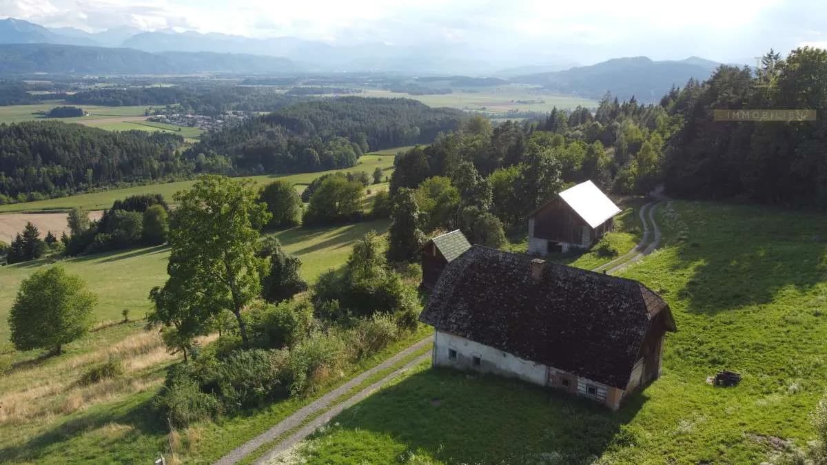 Grundstück kaufen in Klagenfurt Land – 142 522 m²