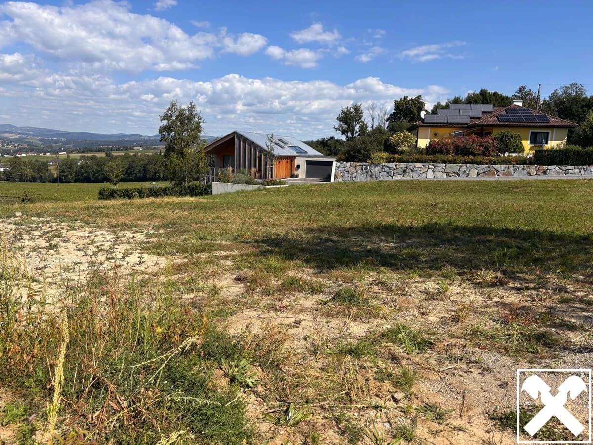 Grundstück kaufen in Perg – 1 327 m², € 289.000