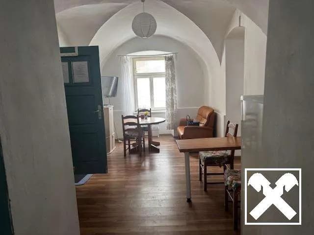 3-Zimmer-Wohnung kaufen in Neunkirchen – 62 m², € 65.000 – Bild 2 von 11