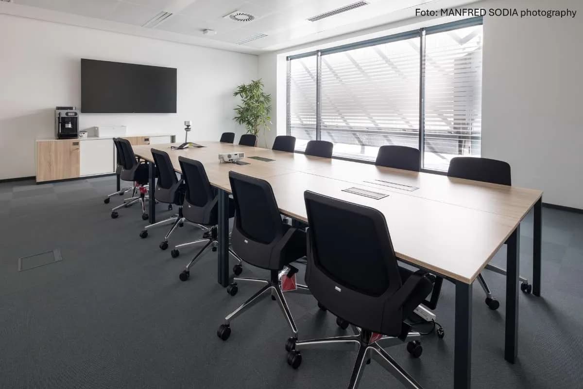Gewerbeimmobilie mieten in Wien – 1 387 m², € 18 – Bild 1 von 11