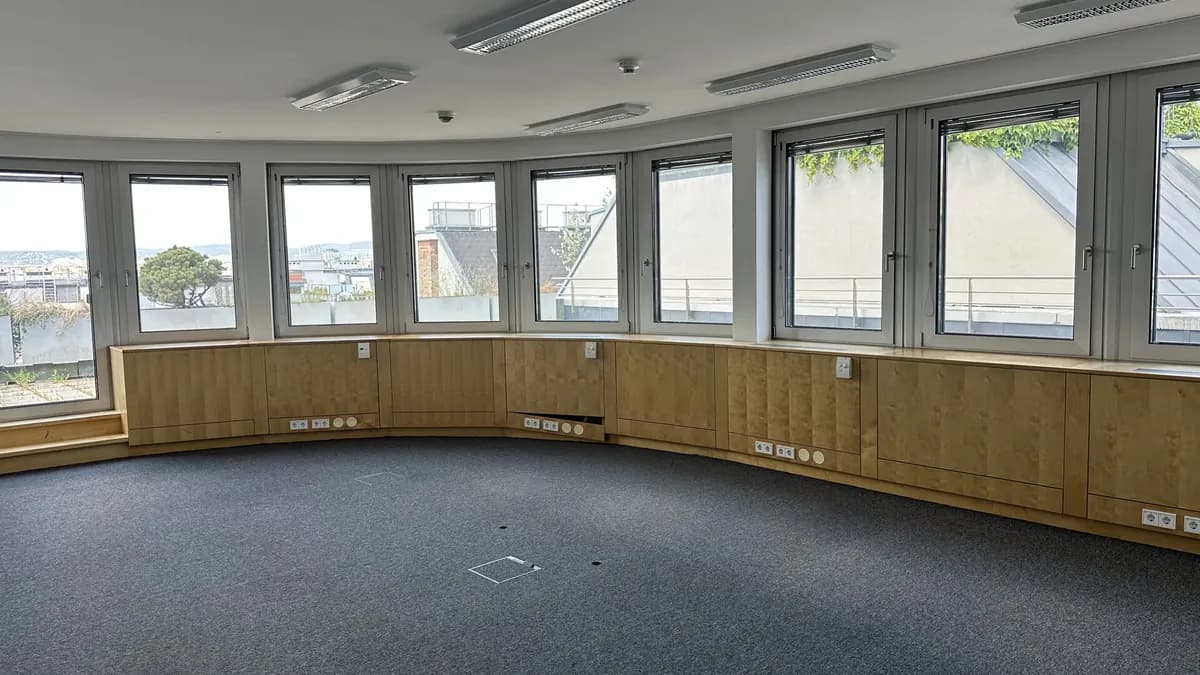 Gewerbeimmobilie mieten in Wien – 583 m², € 10.424