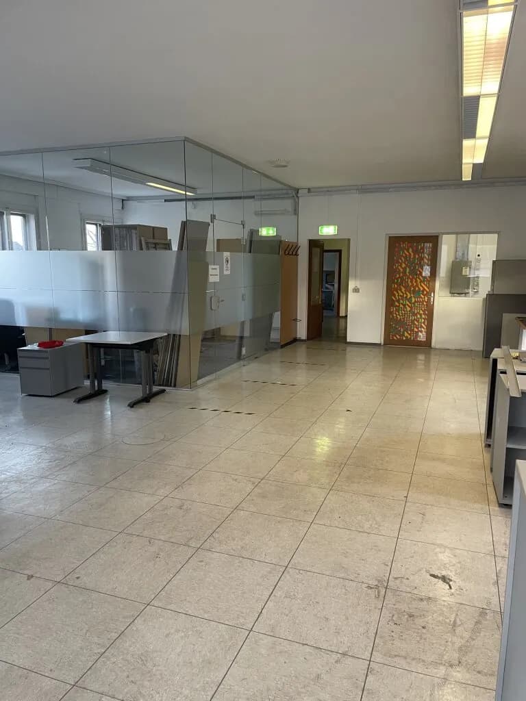 8-Zimmer-Gewerbeimmobilie mieten in Vöcklabruck – 233 m², € 1.977 – Bild 6 von 19
