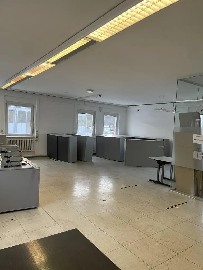 8-Zimmer-Gewerbeimmobilie mieten in Vöcklabruck – 233 m², € 1.977 – Bild 7 von 19