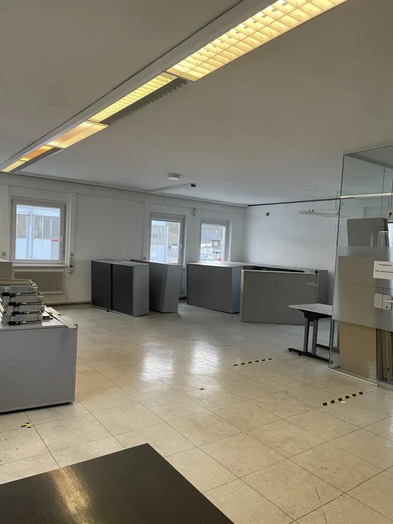 8-Zimmer-Gewerbeimmobilie mieten in Vöcklabruck – 233 m², € 1.977 – Bild 9 von 19