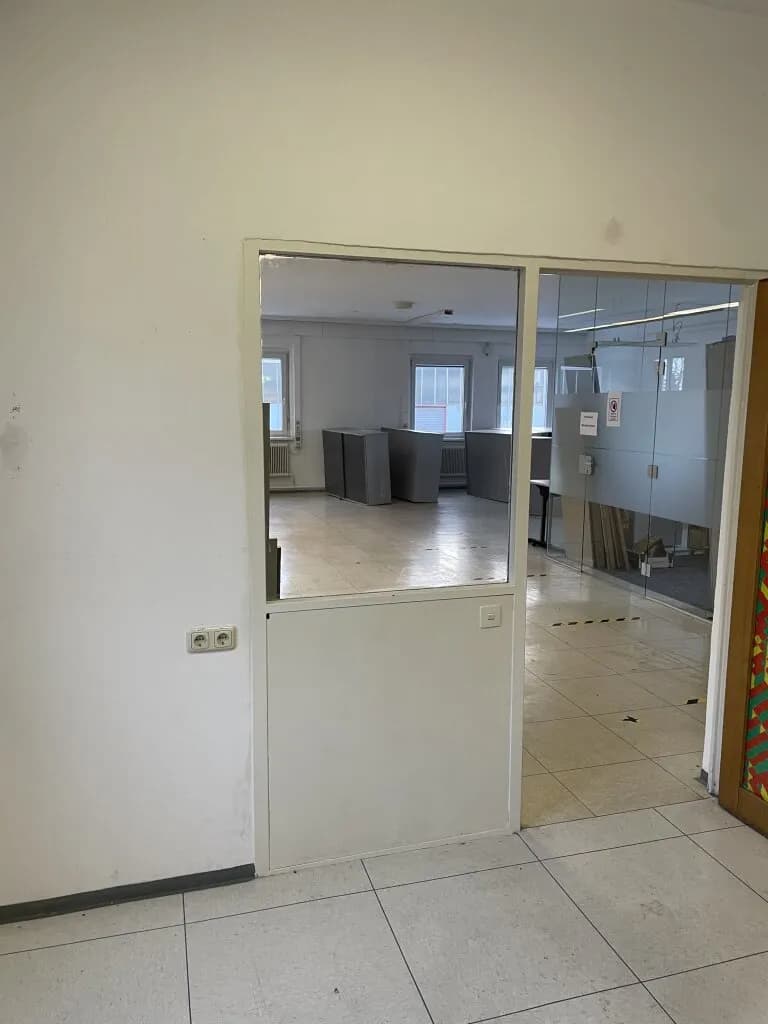 8-Zimmer-Gewerbeimmobilie mieten in Vöcklabruck – 233 m², € 1.977 – Bild 10 von 19
