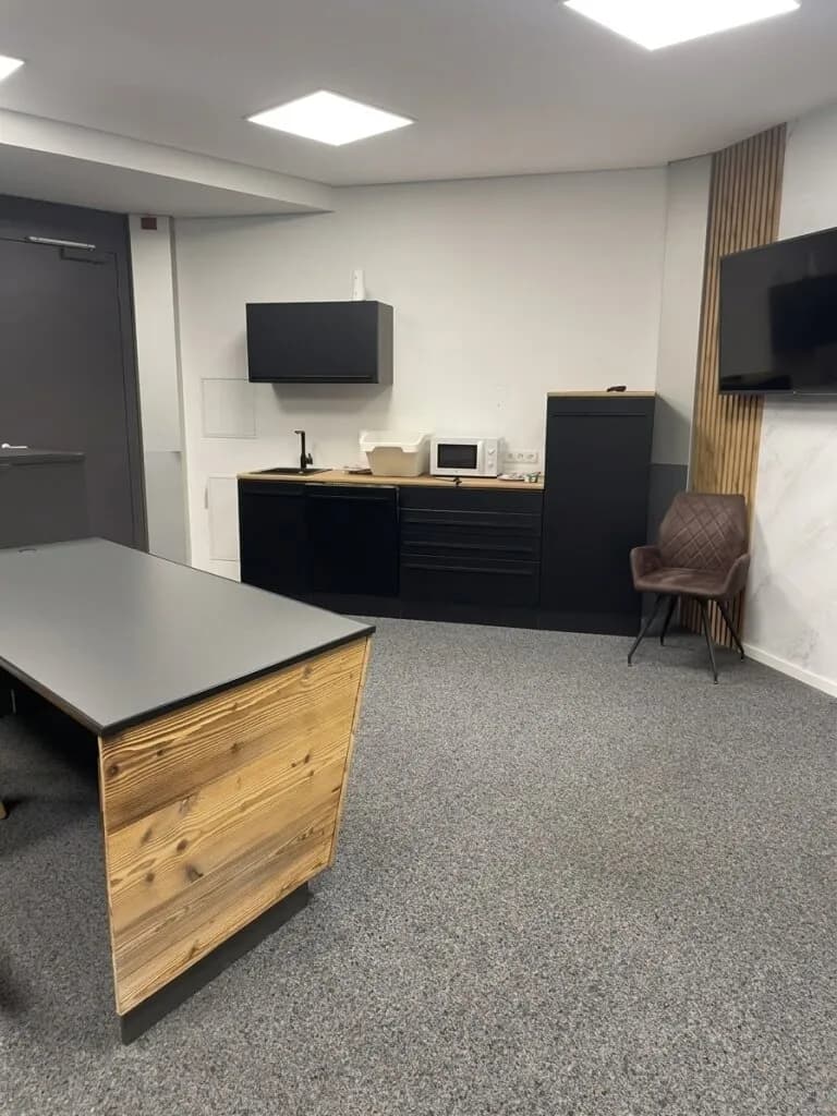 4-Zimmer-Gewerbeimmobilie mieten in Vöcklabruck – 126 m², € 1.323 – Bild 7 von 19