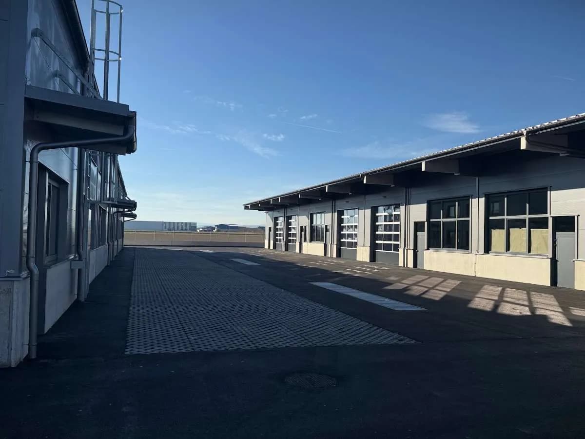 Gewerbeimmobilie mieten in Baden – 2 082 m², € 10 – Bild 6 von 49