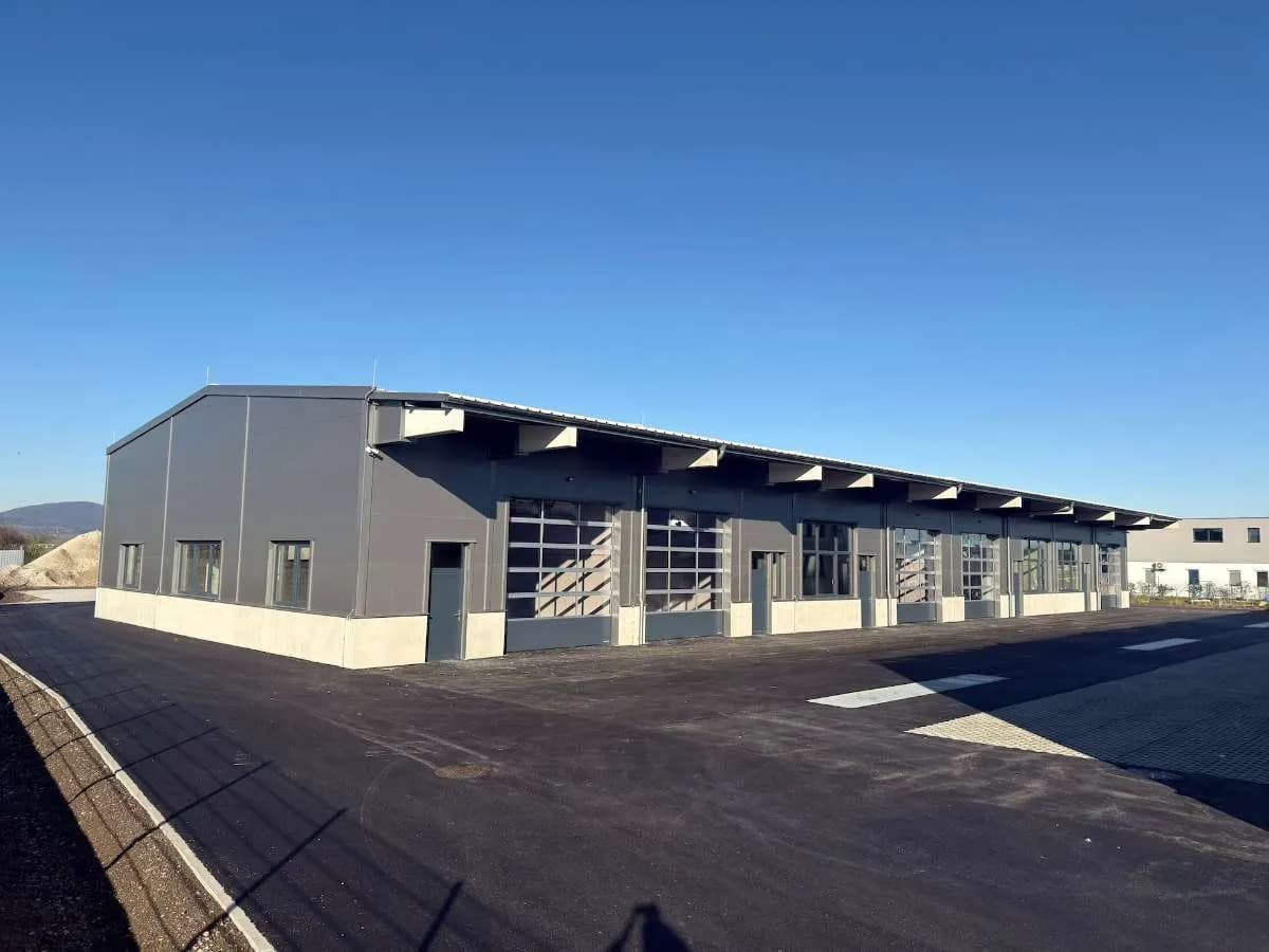 Gewerbeimmobilie mieten in Baden – 2 082 m², € 10 – Bild 11 von 49