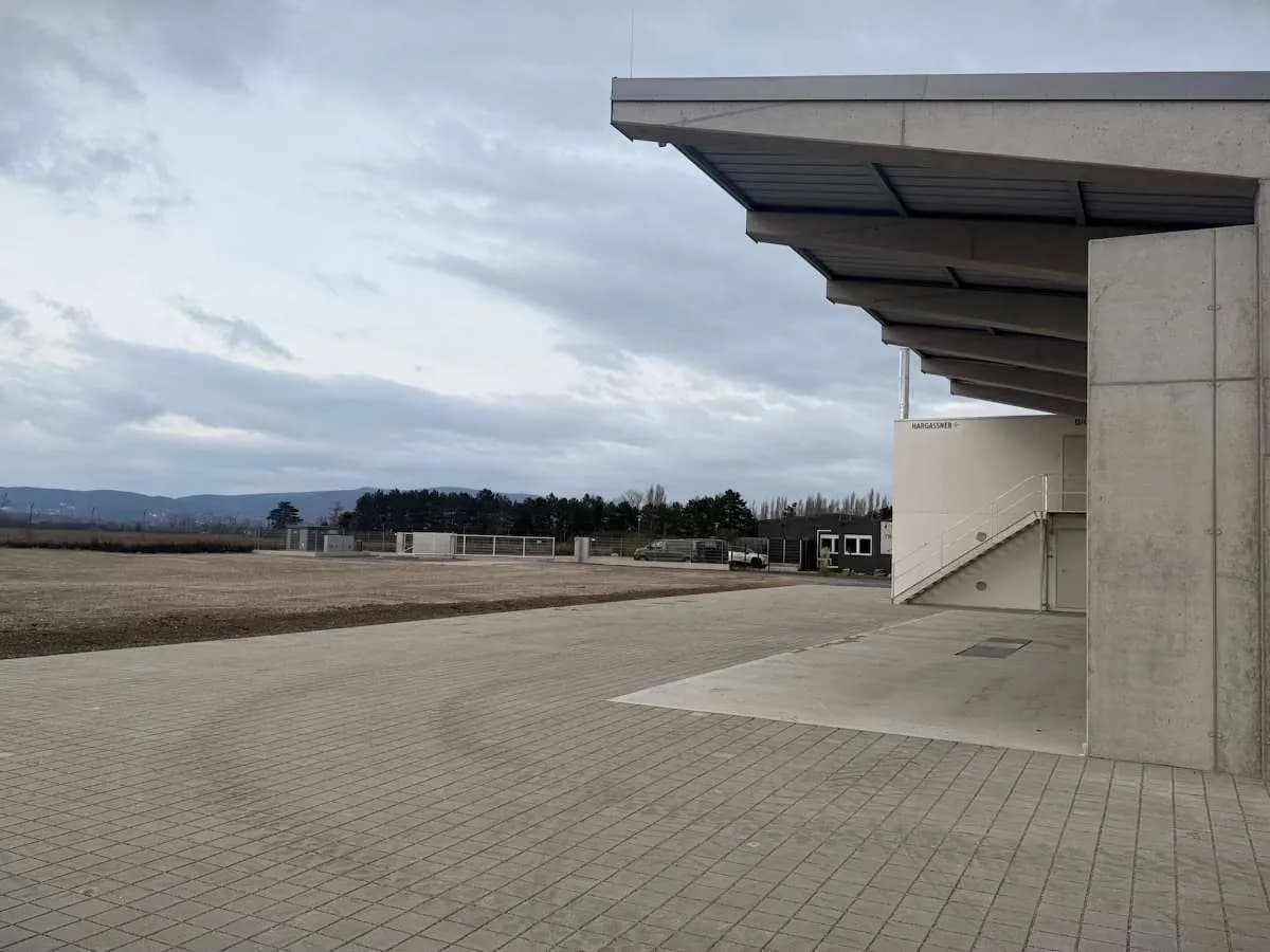 Gewerbeimmobilie mieten in Baden – 2 082 m², € 10 – Bild 20 von 49