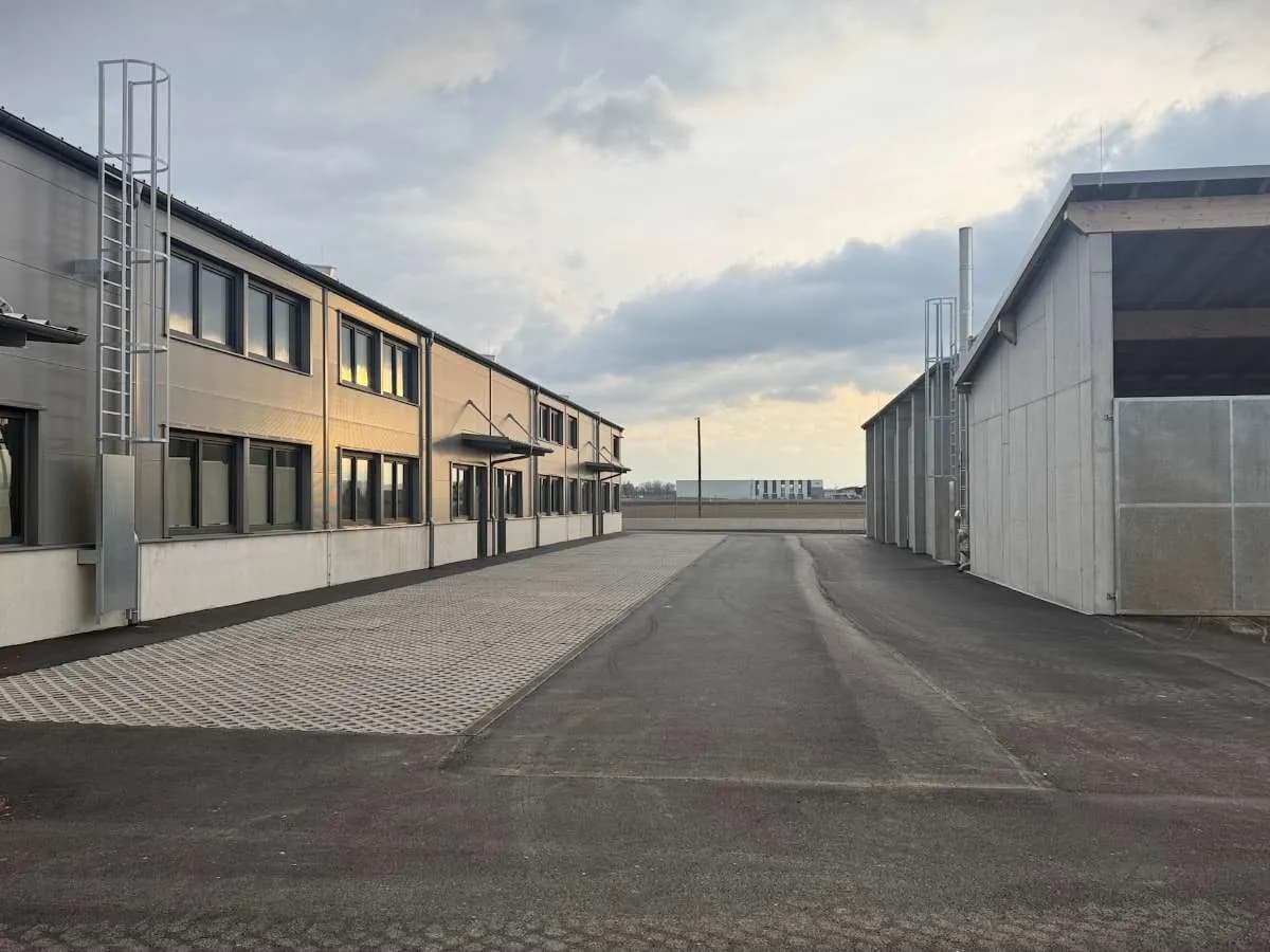 Gewerbeimmobilie mieten in Baden – 2 082 m², € 10 – Bild 22 von 49